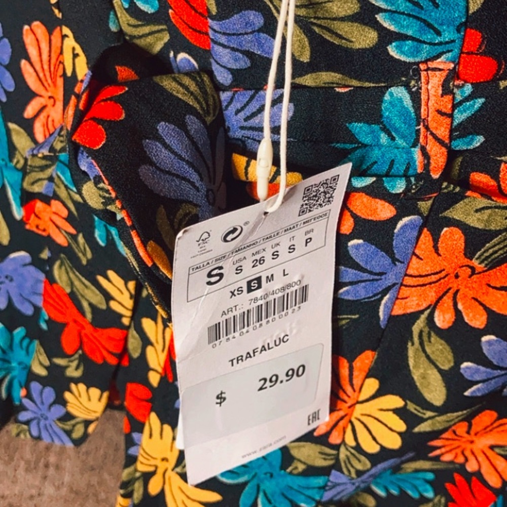 Bright Flowered Statement Shorts - Picture 3 of 3